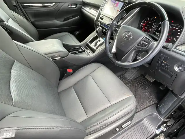 トヨタ アルファード S Cパッケージ 福岡県 2021(令3)年 10.9万km ブラック ワンオーナー/ツインムーンルーフ/モデリスタエアロ(フロント/サイド/リア)/純正12.1インチフリップダウンモニター【V12T-R68C】/デジタルインナーミラー/純正9インチコネクテッドナビ/　(AM/FM/CD/DVD/Bluetooth/フルセグTV/Miracast)/バックカメラ/トヨタセーフティセンス/・プリクラッシュセーフティ/・レーントレーシングサポート/・レーダークルーズコントロール/・レーンディパーチャーアラート/・オートマッチックハイビーム/・アダプティブハイビーム/・ロードサインアシスト/・先行車発進アラーム/・リヤクロストラフィックアラート/横滑り防止/純正18インチAW/パワーバックドア/前後ドライブレコーダー【CellSTAR CS-32FH】/ビルトインETC2.0/パワーシート(D/N)/シートメモリー/シートヒーター/エアシート(D/N)/ステアリングヒーター/ステアリングスイッチ/オットマン(N/後席)/後席用サンシェード(2.3列目)/nanoe/純正フロアマット/ドアバイザー/USBポート/スペアキー×1/アクセサリーソケット/ISOFIX/保証書/取扱説明書/マルチメディア取扱説明書