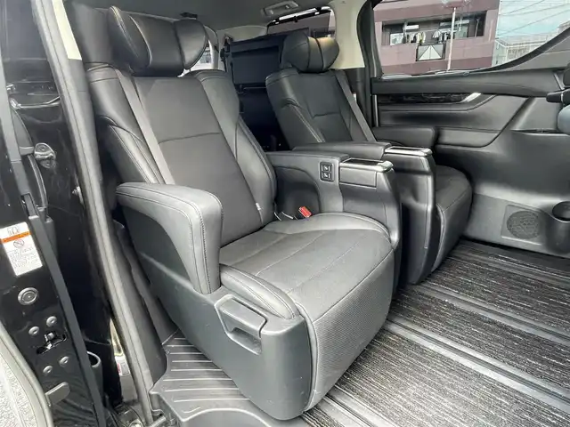 トヨタ アルファード S Cパッケージ 福岡県 2021(令3)年 10.9万km ブラック ワンオーナー/ツインムーンルーフ/モデリスタエアロ(フロント/サイド/リア)/純正12.1インチフリップダウンモニター【V12T-R68C】/デジタルインナーミラー/純正9インチコネクテッドナビ/　(AM/FM/CD/DVD/Bluetooth/フルセグTV/Miracast)/バックカメラ/トヨタセーフティセンス/・プリクラッシュセーフティ/・レーントレーシングサポート/・レーダークルーズコントロール/・レーンディパーチャーアラート/・オートマッチックハイビーム/・アダプティブハイビーム/・ロードサインアシスト/・先行車発進アラーム/・リヤクロストラフィックアラート/横滑り防止/純正18インチAW/パワーバックドア/前後ドライブレコーダー【CellSTAR CS-32FH】/ビルトインETC2.0/パワーシート(D/N)/シートメモリー/シートヒーター/エアシート(D/N)/ステアリングヒーター/ステアリングスイッチ/オットマン(N/後席)/後席用サンシェード(2.3列目)/nanoe/純正フロアマット/ドアバイザー/USBポート/スペアキー×1/アクセサリーソケット/ISOFIX/保証書/取扱説明書/マルチメディア取扱説明書