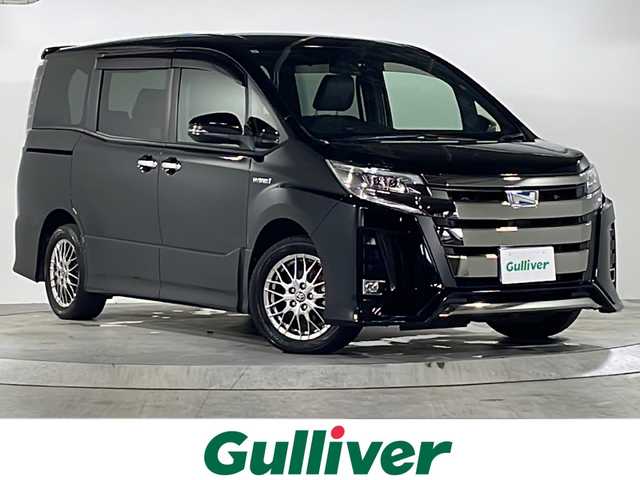 トヨタ ノア ハイブリッド Si ダブルバイビーⅡ 広島県 2019(令1)年 4.7万km ブラック 禁煙/トヨタセーフティセンス/・プリクラッシュセーフティ/・レーンディパーチャーアラート/・オートマチックハイビーム/・先行車発進告知/コーナーセンサー/純正10インチナビ（NSZN-Z68T）/CD/DVD/DTV/Bluetooth/バックカメラ/両側パワースライドドア/クルーズコントロール/シートヒーター/革調シートカバー/LEDオートライト/ビルトインETC2.0/フロアマット/ドアバイザー/ステアリングスイッチ