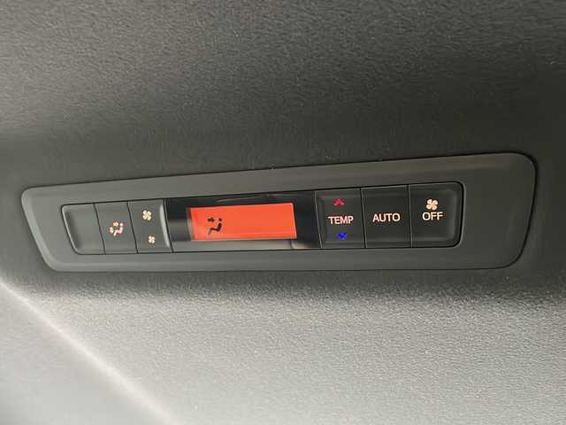 トヨタ ノア ハイブリッド Si ダブルバイビーⅡ 広島県 2019(令1)年 4.7万km ブラック 禁煙/トヨタセーフティセンス/・プリクラッシュセーフティ/・レーンディパーチャーアラート/・オートマチックハイビーム/・先行車発進告知/コーナーセンサー/純正10インチナビ（NSZN-Z68T）/CD/DVD/DTV/Bluetooth/バックカメラ/両側パワースライドドア/クルーズコントロール/シートヒーター/革調シートカバー/LEDオートライト/ビルトインETC2.0/フロアマット/ドアバイザー/ステアリングスイッチ