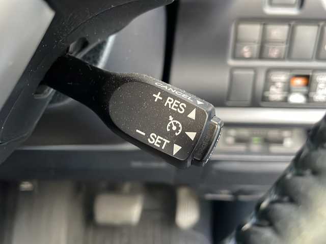 トヨタ ノア ハイブリッド Si ダブルバイビーⅡ 広島県 2019(令1)年 4.7万km ブラック 禁煙/トヨタセーフティセンス/・プリクラッシュセーフティ/・レーンディパーチャーアラート/・オートマチックハイビーム/・先行車発進告知/コーナーセンサー/純正10インチナビ（NSZN-Z68T）/CD/DVD/DTV/Bluetooth/バックカメラ/両側パワースライドドア/クルーズコントロール/シートヒーター/革調シートカバー/LEDオートライト/ビルトインETC2.0/フロアマット/ドアバイザー/ステアリングスイッチ