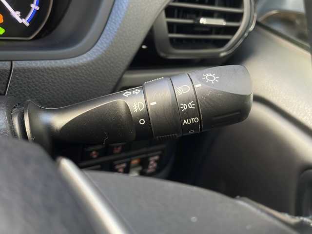 トヨタ ノア ハイブリッド Si ダブルバイビーⅡ 広島県 2019(令1)年 4.7万km ブラック 禁煙/トヨタセーフティセンス/・プリクラッシュセーフティ/・レーンディパーチャーアラート/・オートマチックハイビーム/・先行車発進告知/コーナーセンサー/純正10インチナビ（NSZN-Z68T）/CD/DVD/DTV/Bluetooth/バックカメラ/両側パワースライドドア/クルーズコントロール/シートヒーター/革調シートカバー/LEDオートライト/ビルトインETC2.0/フロアマット/ドアバイザー/ステアリングスイッチ