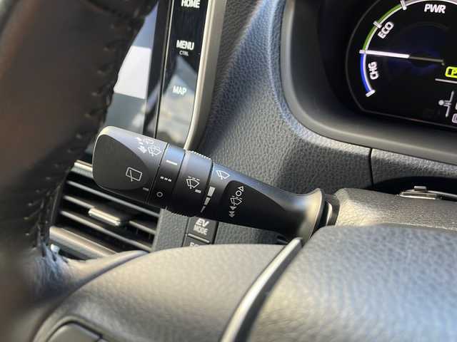 トヨタ ノア ハイブリッド Si ダブルバイビーⅡ 広島県 2019(令1)年 4.7万km ブラック 禁煙/トヨタセーフティセンス/・プリクラッシュセーフティ/・レーンディパーチャーアラート/・オートマチックハイビーム/・先行車発進告知/コーナーセンサー/純正10インチナビ（NSZN-Z68T）/CD/DVD/DTV/Bluetooth/バックカメラ/両側パワースライドドア/クルーズコントロール/シートヒーター/革調シートカバー/LEDオートライト/ビルトインETC2.0/フロアマット/ドアバイザー/ステアリングスイッチ