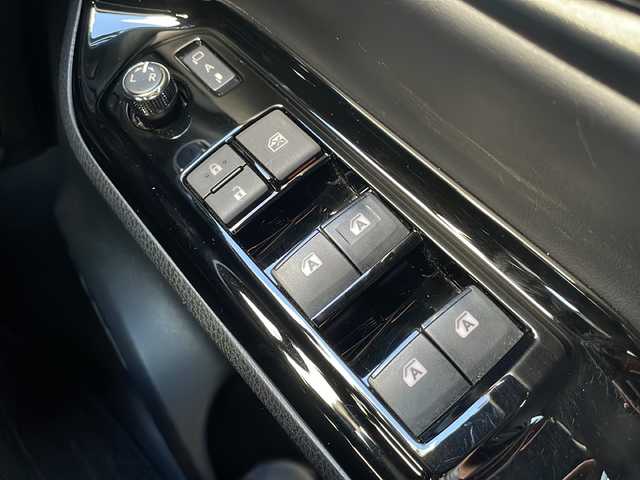 トヨタ ノア ハイブリッド Si ダブルバイビーⅡ 広島県 2019(令1)年 4.7万km ブラック 禁煙/トヨタセーフティセンス/・プリクラッシュセーフティ/・レーンディパーチャーアラート/・オートマチックハイビーム/・先行車発進告知/コーナーセンサー/純正10インチナビ（NSZN-Z68T）/CD/DVD/DTV/Bluetooth/バックカメラ/両側パワースライドドア/クルーズコントロール/シートヒーター/革調シートカバー/LEDオートライト/ビルトインETC2.0/フロアマット/ドアバイザー/ステアリングスイッチ