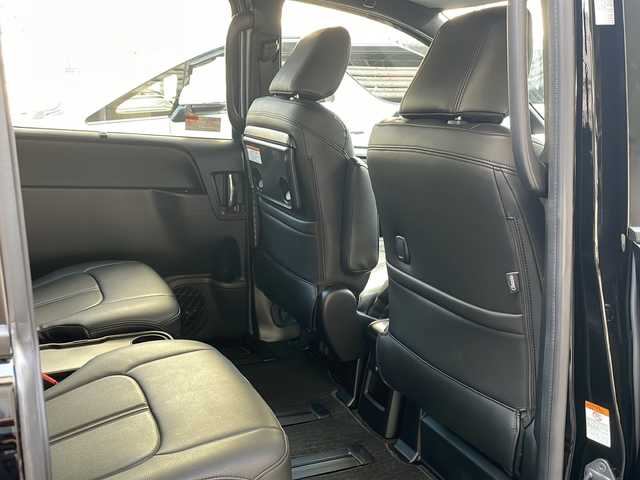 トヨタ ノア ハイブリッド Si ダブルバイビーⅡ 広島県 2019(令1)年 4.7万km ブラック 禁煙/トヨタセーフティセンス/・プリクラッシュセーフティ/・レーンディパーチャーアラート/・オートマチックハイビーム/・先行車発進告知/コーナーセンサー/純正10インチナビ（NSZN-Z68T）/CD/DVD/DTV/Bluetooth/バックカメラ/両側パワースライドドア/クルーズコントロール/シートヒーター/革調シートカバー/LEDオートライト/ビルトインETC2.0/フロアマット/ドアバイザー/ステアリングスイッチ