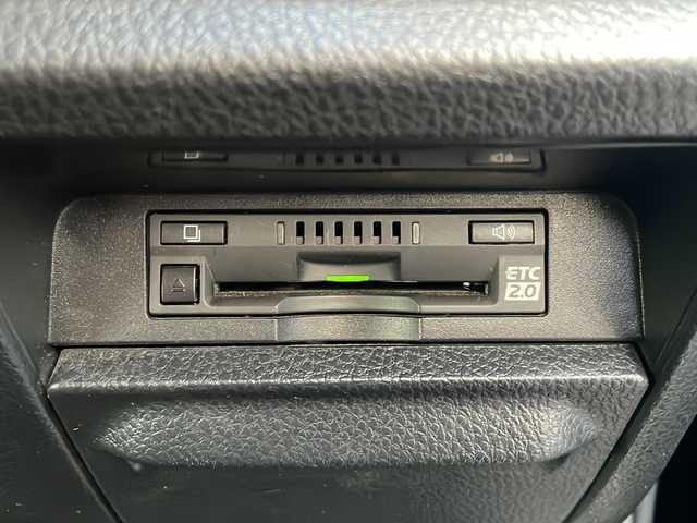 トヨタ ノア ハイブリッド Si ダブルバイビーⅡ 広島県 2019(令1)年 4.7万km ブラック 禁煙/トヨタセーフティセンス/・プリクラッシュセーフティ/・レーンディパーチャーアラート/・オートマチックハイビーム/・先行車発進告知/コーナーセンサー/純正10インチナビ（NSZN-Z68T）/CD/DVD/DTV/Bluetooth/バックカメラ/両側パワースライドドア/クルーズコントロール/シートヒーター/革調シートカバー/LEDオートライト/ビルトインETC2.0/フロアマット/ドアバイザー/ステアリングスイッチ