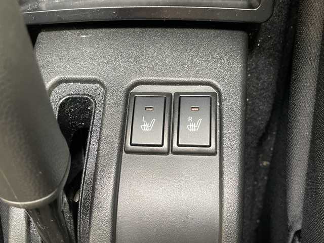 スズキ ジムニー シエラ JC 愛知県 2025(令7)年 0.6万km シフォンアイボリーM 純正8型ナビ/スズキセーフティサポート/トランスファーレバー/フルセグ/バックカメラ/シートヒーター/クルーズコントロール/ダウンヒルアシストコント/オートライト/ステアリングスイッチ/スマートキー/プッシュスタート