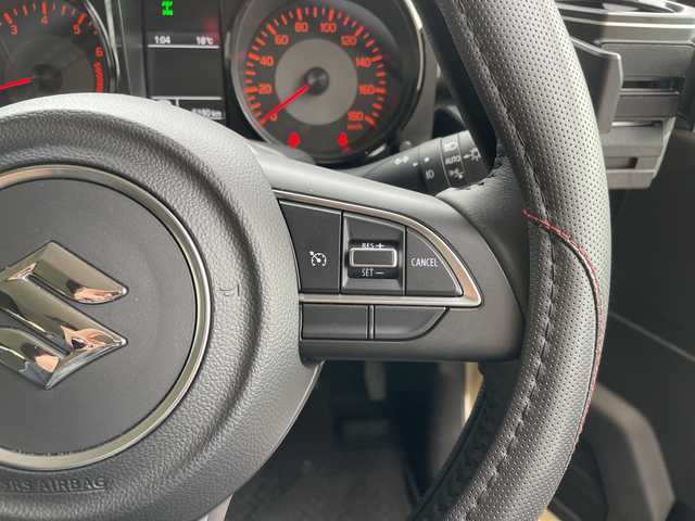 スズキ ジムニー シエラ JC 愛知県 2025(令7)年 0.6万km シフォンアイボリーM 純正8型ナビ/スズキセーフティサポート/トランスファーレバー/フルセグ/バックカメラ/シートヒーター/クルーズコントロール/ダウンヒルアシストコント/オートライト/ステアリングスイッチ/スマートキー/プッシュスタート