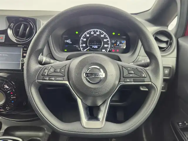 日産 ノート e－パワー X Bアロー 愛知県 2018(平30)年 3.7万km 赤 純正7インチナビ/バックカメラ/Bluetooth/フルセグTV/衝突被害軽減ブレーキ/クルーズコントロール/横滑り防止装置/レーンキープアシスト/オートライト/フォグランプ/ETC/純正AW/純正フロアマット/プッシュスタート/スマートキー/スペアキー