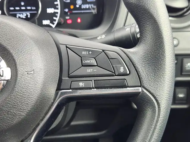 日産 ノート e－パワー X Bアロー 愛知県 2018(平30)年 3.7万km 赤 純正7インチナビ/バックカメラ/Bluetooth/フルセグTV/衝突被害軽減ブレーキ/クルーズコントロール/横滑り防止装置/レーンキープアシスト/オートライト/フォグランプ/ETC/純正AW/純正フロアマット/プッシュスタート/スマートキー/スペアキー