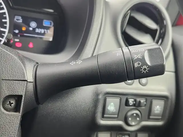 日産 ノート e－パワー X Bアロー 愛知県 2018(平30)年 3.7万km 赤 純正7インチナビ/バックカメラ/Bluetooth/フルセグTV/衝突被害軽減ブレーキ/クルーズコントロール/横滑り防止装置/レーンキープアシスト/オートライト/フォグランプ/ETC/純正AW/純正フロアマット/プッシュスタート/スマートキー/スペアキー