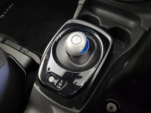 日産 ノート e－パワー X Bアロー 愛知県 2018(平30)年 3.7万km 赤 純正7インチナビ/バックカメラ/Bluetooth/フルセグTV/衝突被害軽減ブレーキ/クルーズコントロール/横滑り防止装置/レーンキープアシスト/オートライト/フォグランプ/ETC/純正AW/純正フロアマット/プッシュスタート/スマートキー/スペアキー