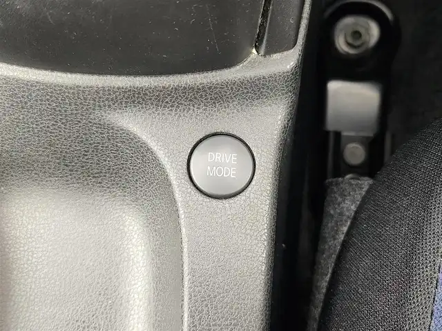 日産 ノート e－パワー X Bアロー 愛知県 2018(平30)年 3.7万km 赤 純正7インチナビ/バックカメラ/Bluetooth/フルセグTV/衝突被害軽減ブレーキ/クルーズコントロール/横滑り防止装置/レーンキープアシスト/オートライト/フォグランプ/ETC/純正AW/純正フロアマット/プッシュスタート/スマートキー/スペアキー