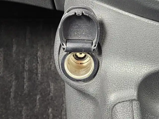 日産 ノート e－パワー X Bアロー 愛知県 2018(平30)年 3.7万km 赤 純正7インチナビ/バックカメラ/Bluetooth/フルセグTV/衝突被害軽減ブレーキ/クルーズコントロール/横滑り防止装置/レーンキープアシスト/オートライト/フォグランプ/ETC/純正AW/純正フロアマット/プッシュスタート/スマートキー/スペアキー