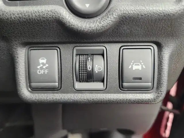 日産 ノート e－パワー X Bアロー 愛知県 2018(平30)年 3.7万km 赤 純正7インチナビ/バックカメラ/Bluetooth/フルセグTV/衝突被害軽減ブレーキ/クルーズコントロール/横滑り防止装置/レーンキープアシスト/オートライト/フォグランプ/ETC/純正AW/純正フロアマット/プッシュスタート/スマートキー/スペアキー