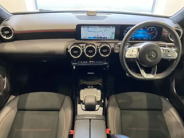 メルセデス・ベンツ Ｍ・ベンツ Ａ２００ｄ AMGライン 熊本県 2021(令3)年 3.1万km ポーラホワイト ・スマートキー/・プッシュスタート/・アクティブステアリングアシスト/・道路標識アシスト/・アクティブレーンキーピングアシスト/・アクティブブレーキアシスト/・アテンションアシスト/・レーンチェンジアシスト/・インテリジェントライトシステム/・クルーズコントロール(追従式)/・ハーフレザーシート/・前席パワーシート/・前席シートヒーター/・純正メモリナビ/　【Bluetooth・USB・AppleCarPlay・AndroidAuto】/・フルセグTV/・バックカメラ/・ETC2.0/・ふぉらいぶレコーダー(前方録画)/・LEDヘッドランプ/・純正マット