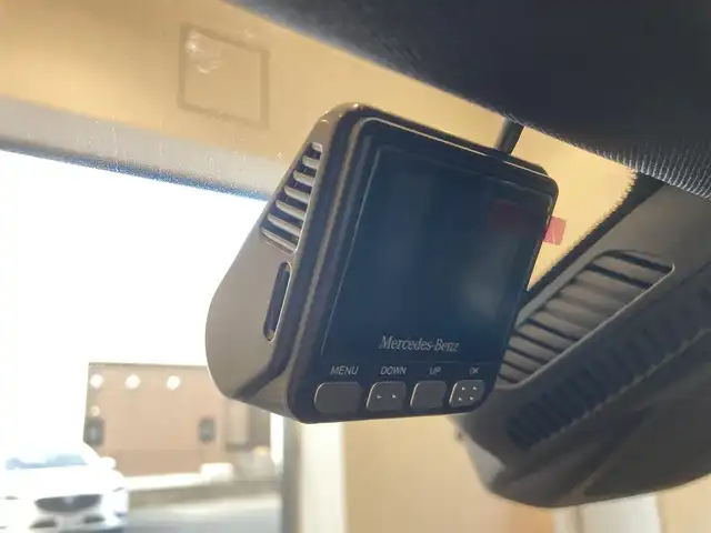 メルセデス・ベンツ Ｍ・ベンツ Ａ２００ｄ AMGライン 熊本県 2021(令3)年 3.1万km ポーラホワイト ・スマートキー/・プッシュスタート/・アクティブステアリングアシスト/・道路標識アシスト/・アクティブレーンキーピングアシスト/・アクティブブレーキアシスト/・アテンションアシスト/・レーンチェンジアシスト/・インテリジェントライトシステム/・クルーズコントロール(追従式)/・ハーフレザーシート/・前席パワーシート/・前席シートヒーター/・純正メモリナビ/　【Bluetooth・USB・AppleCarPlay・AndroidAuto】/・フルセグTV/・バックカメラ/・ETC2.0/・ふぉらいぶレコーダー(前方録画)/・LEDヘッドランプ/・純正マット