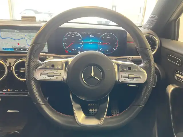 メルセデス・ベンツ Ｍ・ベンツ Ａ２００ｄ AMGライン 熊本県 2021(令3)年 3.1万km ポーラホワイト ・スマートキー/・プッシュスタート/・アクティブステアリングアシスト/・道路標識アシスト/・アクティブレーンキーピングアシスト/・アクティブブレーキアシスト/・アテンションアシスト/・レーンチェンジアシスト/・インテリジェントライトシステム/・クルーズコントロール(追従式)/・ハーフレザーシート/・前席パワーシート/・前席シートヒーター/・純正メモリナビ/　【Bluetooth・USB・AppleCarPlay・AndroidAuto】/・フルセグTV/・バックカメラ/・ETC2.0/・ふぉらいぶレコーダー(前方録画)/・LEDヘッドランプ/・純正マット