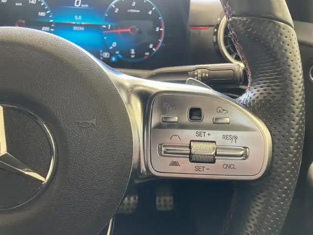 メルセデス・ベンツ Ｍ・ベンツ Ａ２００ｄ AMGライン 熊本県 2021(令3)年 3.1万km ポーラホワイト ・スマートキー/・プッシュスタート/・アクティブステアリングアシスト/・道路標識アシスト/・アクティブレーンキーピングアシスト/・アクティブブレーキアシスト/・アテンションアシスト/・レーンチェンジアシスト/・インテリジェントライトシステム/・クルーズコントロール(追従式)/・ハーフレザーシート/・前席パワーシート/・前席シートヒーター/・純正メモリナビ/　【Bluetooth・USB・AppleCarPlay・AndroidAuto】/・フルセグTV/・バックカメラ/・ETC2.0/・ふぉらいぶレコーダー(前方録画)/・LEDヘッドランプ/・純正マット