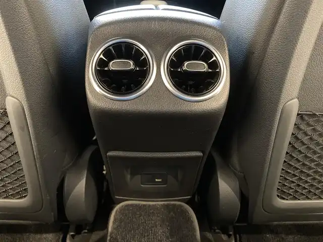 メルセデス・ベンツ Ｍ・ベンツ Ａ２００ｄ AMGライン 熊本県 2021(令3)年 3.1万km ポーラホワイト ・スマートキー/・プッシュスタート/・アクティブステアリングアシスト/・道路標識アシスト/・アクティブレーンキーピングアシスト/・アクティブブレーキアシスト/・アテンションアシスト/・レーンチェンジアシスト/・インテリジェントライトシステム/・クルーズコントロール(追従式)/・ハーフレザーシート/・前席パワーシート/・前席シートヒーター/・純正メモリナビ/　【Bluetooth・USB・AppleCarPlay・AndroidAuto】/・フルセグTV/・バックカメラ/・ETC2.0/・ふぉらいぶレコーダー(前方録画)/・LEDヘッドランプ/・純正マット