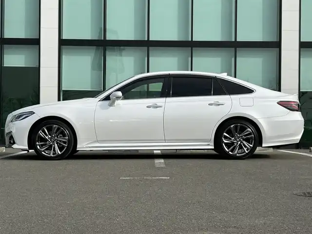 トヨタ クラウン ハイブリッド RS 和歌山県 2022(令4)年 3.9万km プレシャスホワイトパール 【純正12.3インチナビ/バックカメラ/フルセグTV/衝突軽減ブレーキ/ブラインドスポットモニター/前後コーナーセンサー/オートライト/レーダークルコン/ビルトインETC/シートヒーター/パワーシート/AC１００V充電/LEDヘッドライト/フォグランプ