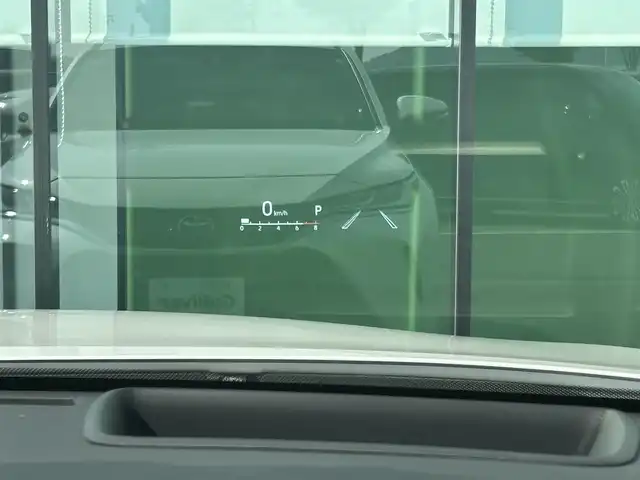 トヨタ ハリアー Z 和歌山県 2021(令3)年 1.5万km ホワイトパールクリスタルシャイン 純正１２．３インチナビ/JBLプレミアムサウンド/フルセグTV/バックカメラ/デジタルインナーミラー/（Bluetooth/USB/AUX)/プリクラッシュセーフティー/ブラインドスポットモニター/ヘッドアップディスプレイ/レーダークルーズコントロール/レーンキープアシスト/クリアランスソナー/パーキングサポートブレーキ/ロードサインアシスト/リヤトラフィックアラート/電子パーキング/オートホールド/MTモード付AT/純正ドライブレコーダー/純正ビルトインETC２．０/ハーフレザーシート/パワーシート/パワーバックドア/ISOFIX/LEDヘッドライト/LEDフォグランプ/オートライト/オートハイビーム