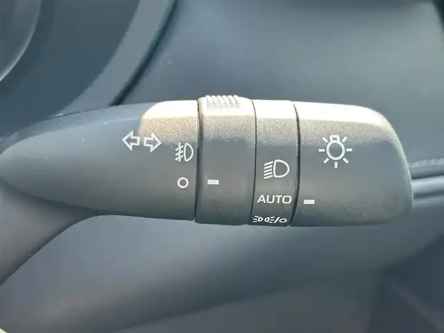 トヨタ ハリアー Z 和歌山県 2021(令3)年 1.5万km ホワイトパールクリスタルシャイン 純正１２．３インチナビ/JBLプレミアムサウンド/フルセグTV/バックカメラ/デジタルインナーミラー/（Bluetooth/USB/AUX)/プリクラッシュセーフティー/ブラインドスポットモニター/ヘッドアップディスプレイ/レーダークルーズコントロール/レーンキープアシスト/クリアランスソナー/パーキングサポートブレーキ/ロードサインアシスト/リヤトラフィックアラート/電子パーキング/オートホールド/MTモード付AT/純正ドライブレコーダー/純正ビルトインETC２．０/ハーフレザーシート/パワーシート/パワーバックドア/ISOFIX/LEDヘッドライト/LEDフォグランプ/オートライト/オートハイビーム