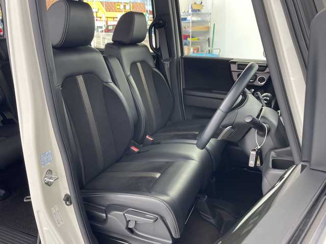 ホンダ Ｎ ＢＯＸ カスタム G L ターボ ホンダセンシング 愛知県 2020(令2)年 4万km プラチナホワイトパール ホンダセンシング/社外ナビ（Panasonic　CN-RE04D）/・フルセグ/Bluetooth/CD/DVD/SD/USB/バックカメラ/ビルトインETC/両側パワースライドドア/クルーズコントロール追従有/ハーフレザーシート/前席シートヒーター/レーンキープアシスト/衝突被害軽減/革巻きステアリング/スマートキー/プッシュスタート/スペアキー１本/LEDオートライト/フォグランプ/シートヒーター/純正アルミホイール/純正フロアマット