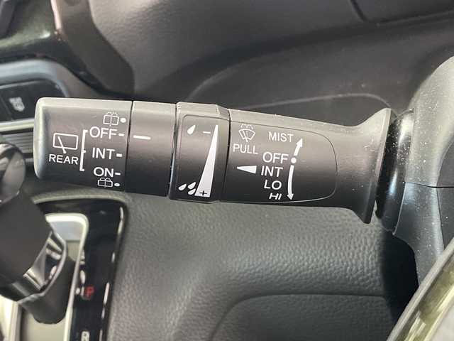 ホンダ Ｎ ＢＯＸ カスタム G L ターボ ホンダセンシング 愛知県 2020(令2)年 4万km プラチナホワイトパール ホンダセンシング/社外ナビ（Panasonic　CN-RE04D）/・フルセグ/Bluetooth/CD/DVD/SD/USB/バックカメラ/ビルトインETC/両側パワースライドドア/クルーズコントロール追従有/ハーフレザーシート/前席シートヒーター/レーンキープアシスト/衝突被害軽減/革巻きステアリング/スマートキー/プッシュスタート/スペアキー１本/LEDオートライト/フォグランプ/シートヒーター/純正アルミホイール/純正フロアマット