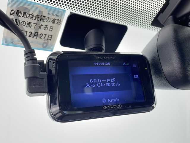 トヨタ エスクァイア Gi 千葉県 2015(平27)年 6万km ホワイトパールクリスタルシャイン 純正9インチメモリナビ /CD/DVD/BT/フルセグTV/バックカメラ/両側パワースライドドア/クルーズコントロール/TRD製エアロ/レザーシート/シートヒーター/スマートキー/プッシュスタート/ETC/電動格納ミラー/オートライト/フォグランプ/LEDヘッドライト/純正15インチアルミホイール