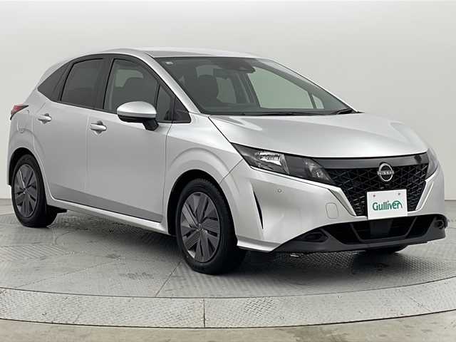 日産 ノート X FOUR 新潟県 2022(令4)年 4.9万km ブリリアントシルバー 4WD/プロパイロット/純正ナビ/　　フルセグ/BT/AppleCarPlay/AndroidAuto/HDMI/アラウンドビューモニター/レーダークルーズコントロール/オートライト/オートマチックハイビーム/シートヒーター/ステアリングスイッチ/USBポート/置くだけ充電/デジタルインナーミラー/ブラインドスポットモニター/スマートキー/ビルトインETC2.0