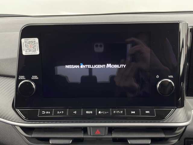 日産 ノート X FOUR 新潟県 2022(令4)年 4.9万km ブリリアントシルバー 4WD/プロパイロット/純正ナビ/　　フルセグ/BT/AppleCarPlay/AndroidAuto/HDMI/アラウンドビューモニター/レーダークルーズコントロール/オートライト/オートマチックハイビーム/シートヒーター/ステアリングスイッチ/USBポート/置くだけ充電/デジタルインナーミラー/ブラインドスポットモニター/スマートキー/ビルトインETC2.0