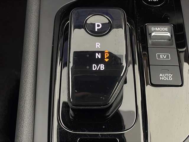 日産 ノート X FOUR 新潟県 2022(令4)年 4.9万km ブリリアントシルバー 4WD/プロパイロット/純正ナビ/　　フルセグ/BT/AppleCarPlay/AndroidAuto/HDMI/アラウンドビューモニター/レーダークルーズコントロール/オートライト/オートマチックハイビーム/シートヒーター/ステアリングスイッチ/USBポート/置くだけ充電/デジタルインナーミラー/ブラインドスポットモニター/スマートキー/ビルトインETC2.0