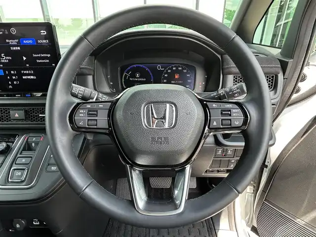 ホンダ ステップワゴン スパーダ eHEV プレミアムライン 和歌山県 2024(令6)年 1.3万km プラチナホワイトパール 純正メーカーナビ/純正15.6インチフリップダウンモニター/フルセグTV/全方位モニター/（BT/CD/DVD/衝突軽減ブレーキ/アダプティブクルーズコントロール/レーンキープ/コーナーセンサー/横滑り防止装置/両側パワースライドドア/純正フロアマット/純正アルミホイール/ウインカー付きドアミラー/アイドリングストップ/パドルシフト/純正ビルトインETC/純正ドライブレコーダー/LEDヘッドライト/フォグランプ/オートライト/オートマチックハイビーム