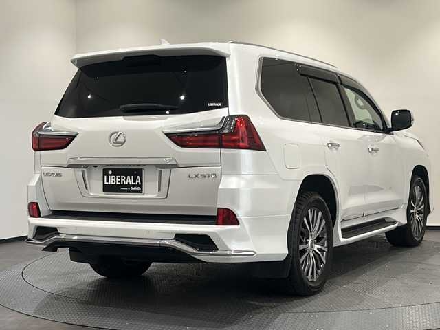 レクサス ＬＸ 570 新潟県 2019(令1)年 2.4万km ソニッククォーツ 12.3インチワイドディスプレイ（ナビ/TV/DVD/BT)/マークレビンソンサウンドシステム/マルチテレインモニター（フロント/サイド左右/リア）/レーダークルーズコントロール/クリアランスソナー/ブラインドスポットモニター/リヤクロストラフィックアラート/プリクラッシュセーフティー/レーンディバーチャーアラート/アダプティハイビームシステム/サンルーフ/マルチテレインセレクト/4輪アクティブハイトコントロールサスペンション＆/アダプティブバリアブルサスペンションシステム/モデリスタフルエアロ/三眼フルLEDヘッドライト/純正20インチAW/ETC2.0