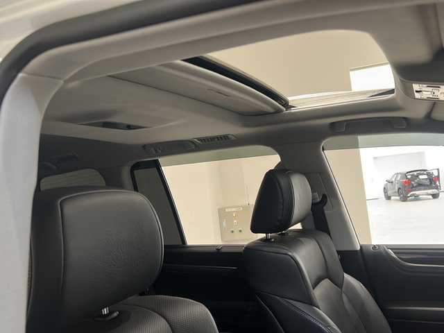 レクサス ＬＸ 570 新潟県 2019(令1)年 2.4万km ソニッククォーツ 12.3インチワイドディスプレイ（ナビ/TV/DVD/BT)/マークレビンソンサウンドシステム/マルチテレインモニター（フロント/サイド左右/リア）/レーダークルーズコントロール/クリアランスソナー/ブラインドスポットモニター/リヤクロストラフィックアラート/プリクラッシュセーフティー/レーンディバーチャーアラート/アダプティハイビームシステム/サンルーフ/マルチテレインセレクト/4輪アクティブハイトコントロールサスペンション＆/アダプティブバリアブルサスペンションシステム/モデリスタフルエアロ/三眼フルLEDヘッドライト/純正20インチAW/ETC2.0