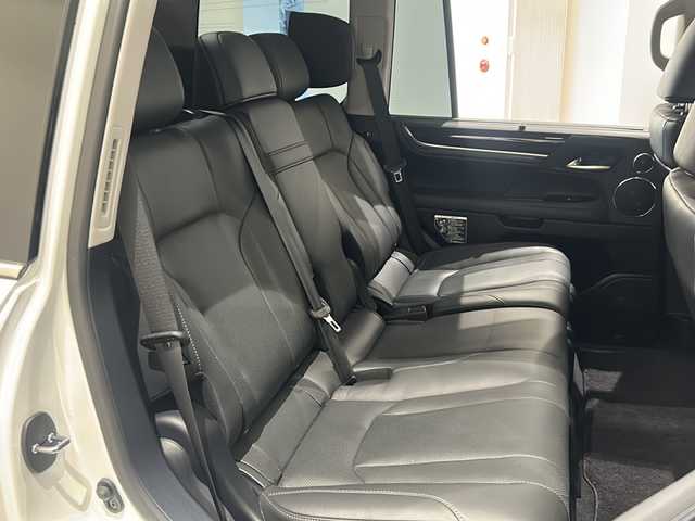 レクサス ＬＸ 570 新潟県 2019(令1)年 2.4万km ソニッククォーツ 12.3インチワイドディスプレイ（ナビ/TV/DVD/BT)/マークレビンソンサウンドシステム/マルチテレインモニター（フロント/サイド左右/リア）/レーダークルーズコントロール/クリアランスソナー/ブラインドスポットモニター/リヤクロストラフィックアラート/プリクラッシュセーフティー/レーンディバーチャーアラート/アダプティハイビームシステム/サンルーフ/マルチテレインセレクト/4輪アクティブハイトコントロールサスペンション＆/アダプティブバリアブルサスペンションシステム/モデリスタフルエアロ/三眼フルLEDヘッドライト/純正20インチAW/ETC2.0