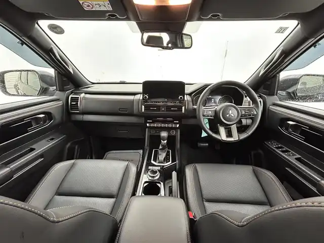 三菱 トライトン GSR 茨城県 2024(令6)年 0.1万km ダイヤモンドブラックマイカ 純正9型ナビ/全方位カメラ/フルセグ/衝突被害軽減ブレーキ/車線逸脱抑制装置/レーダークルーズコントロール/オートマチックハイビーム/クリアランスソナー/BSM/シートヒーター/ステアリングヒーター/純正18インチAW/LEDヘッドライト/スマートキー