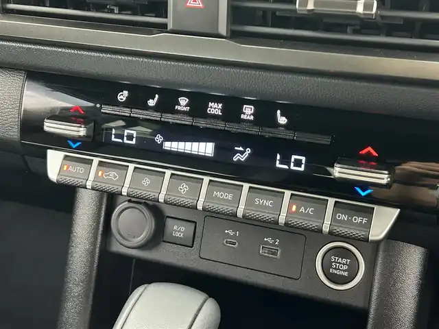 三菱 トライトン GSR 茨城県 2024(令6)年 0.1万km ダイヤモンドブラックマイカ 純正9型ナビ/全方位カメラ/フルセグ/衝突被害軽減ブレーキ/車線逸脱抑制装置/レーダークルーズコントロール/オートマチックハイビーム/クリアランスソナー/BSM/シートヒーター/ステアリングヒーター/純正18インチAW/LEDヘッドライト/スマートキー