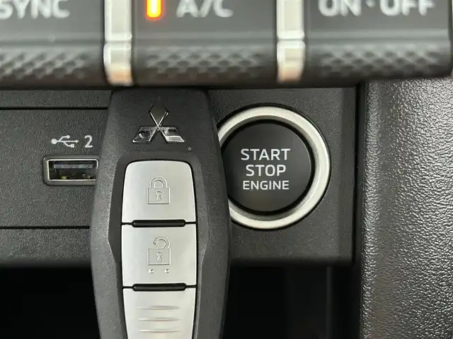 三菱 トライトン GSR 茨城県 2024(令6)年 0.1万km ダイヤモンドブラックマイカ 純正9型ナビ/全方位カメラ/フルセグ/衝突被害軽減ブレーキ/車線逸脱抑制装置/レーダークルーズコントロール/オートマチックハイビーム/クリアランスソナー/BSM/シートヒーター/ステアリングヒーター/純正18インチAW/LEDヘッドライト/スマートキー