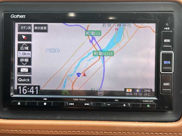 ホンダ ヴェゼル ハイブリッド Z ホンダセンシング 和歌山県 2019(令1)年 9.2万km プラチナホワイトパール 純正ナビ/バックカメラ/(BT/CD/DVD)/衝突軽減ブレーキ/レーンキープ/横滑り防止装置/アイドリングストップ/純正フロアマット/純正アルミホイール/LEDヘッドライト/オートライト/フォグランプ
