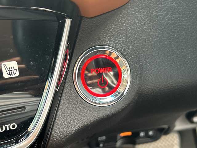 ホンダ ヴェゼル ハイブリッド Z ホンダセンシング 和歌山県 2019(令1)年 9.2万km プラチナホワイトパール 純正ナビ/バックカメラ/(BT/CD/DVD)/衝突軽減ブレーキ/レーンキープ/横滑り防止装置/アイドリングストップ/純正フロアマット/純正アルミホイール/LEDヘッドライト/オートライト/フォグランプ