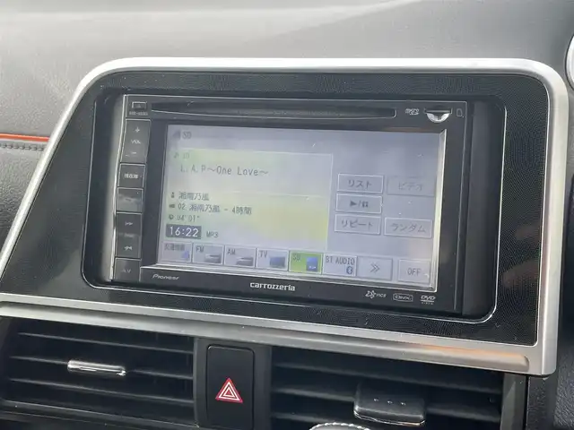 トヨタ シエンタ ファンベースG 鳥取県 2019(平31)年 3.7万km ベージュマイカM/グレイッシュブラウンM ツートンカラー/ブラックルーフ/社外ナビ／ＴＶ／ＤＶＤ／ＣＤ／ＢＴ/バックカメラ・ＥＴＣ/トヨタセーフティセンス/レーンキープアシスト/両側パワースライド/前席シートヒーター/ハンドルヒーター/ＬＥＤヘットライト/フォグライト/オートライト/オートハイビーム/プッシュエンジンスタート/ウィンカーミラー/フロアマット/ドアバイザー
