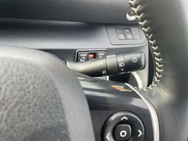 トヨタ シエンタ ファンベースG 鳥取県 2019(平31)年 3.7万km ベージュマイカM/グレイッシュブラウンM ツートンカラー/ブラックルーフ/社外ナビ／ＴＶ／ＤＶＤ／ＣＤ／ＢＴ/バックカメラ・ＥＴＣ/トヨタセーフティセンス/レーンキープアシスト/両側パワースライド/前席シートヒーター/ハンドルヒーター/ＬＥＤヘットライト/フォグライト/オートライト/オートハイビーム/プッシュエンジンスタート/ウィンカーミラー/フロアマット/ドアバイザー