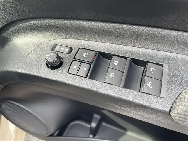 トヨタ シエンタ ファンベースG 鳥取県 2019(平31)年 3.7万km ベージュマイカM/グレイッシュブラウンM ツートンカラー/ブラックルーフ/社外ナビ／ＴＶ／ＤＶＤ／ＣＤ／ＢＴ/バックカメラ・ＥＴＣ/トヨタセーフティセンス/レーンキープアシスト/両側パワースライド/前席シートヒーター/ハンドルヒーター/ＬＥＤヘットライト/フォグライト/オートライト/オートハイビーム/プッシュエンジンスタート/ウィンカーミラー/フロアマット/ドアバイザー