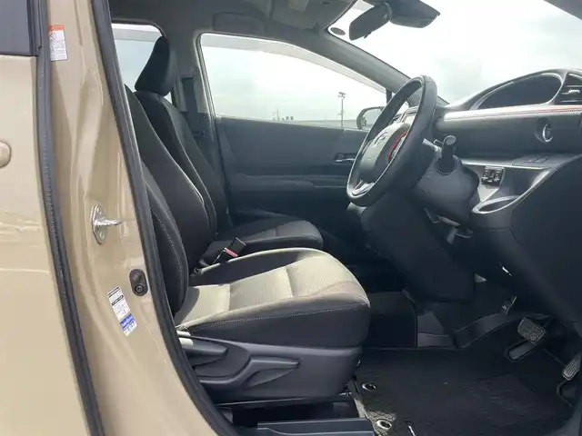 トヨタ シエンタ ファンベースG 鳥取県 2019(平31)年 3.7万km ベージュマイカM/グレイッシュブラウンM ツートンカラー/ブラックルーフ/社外ナビ／ＴＶ／ＤＶＤ／ＣＤ／ＢＴ/バックカメラ・ＥＴＣ/トヨタセーフティセンス/レーンキープアシスト/両側パワースライド/前席シートヒーター/ハンドルヒーター/ＬＥＤヘットライト/フォグライト/オートライト/オートハイビーム/プッシュエンジンスタート/ウィンカーミラー/フロアマット/ドアバイザー