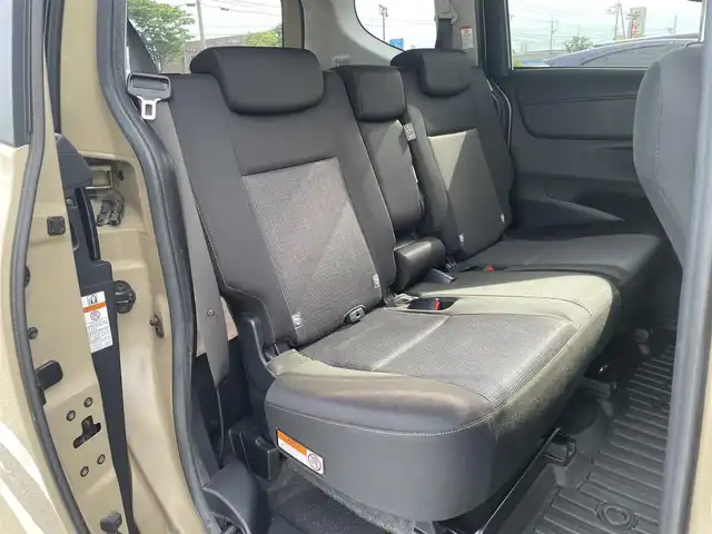 トヨタ シエンタ ファンベースG 鳥取県 2019(平31)年 3.7万km ベージュマイカM/グレイッシュブラウンM ツートンカラー/ブラックルーフ/社外ナビ／ＴＶ／ＤＶＤ／ＣＤ／ＢＴ/バックカメラ・ＥＴＣ/トヨタセーフティセンス/レーンキープアシスト/両側パワースライド/前席シートヒーター/ハンドルヒーター/ＬＥＤヘットライト/フォグライト/オートライト/オートハイビーム/プッシュエンジンスタート/ウィンカーミラー/フロアマット/ドアバイザー