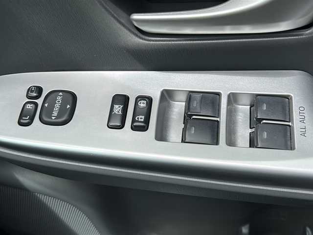トヨタ プリウス α S ツーリングセレクション 茨城県 2012(平24)年 17.4万km ダークブルーマイカ コーナーセンサー前後/LEDヘッドライト/Bluetooth/バックカメラ/ETC/フルセグTV/純正HDDナビ/パーキングアシスト/アイドリングストップ/スマートキー/クルーズコントロール/ガラスルーフ/17インチ純正アルミホイール