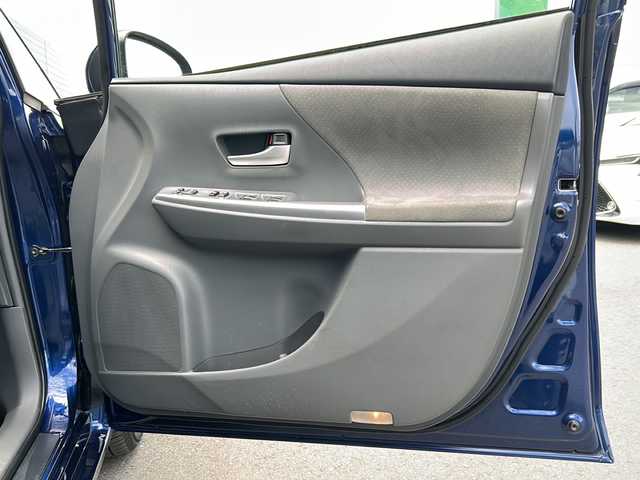 トヨタ プリウス α S ツーリングセレクション 茨城県 2012(平24)年 17.4万km ダークブルーマイカ コーナーセンサー前後/LEDヘッドライト/Bluetooth/バックカメラ/ETC/フルセグTV/純正HDDナビ/パーキングアシスト/アイドリングストップ/スマートキー/クルーズコントロール/ガラスルーフ/17インチ純正アルミホイール