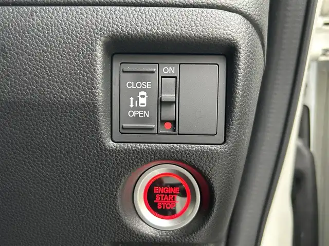 ホンダ Ｎ ＢＯＸ カスタム L 静岡県 2022(令4)年 1万km プラチナホワイトパール 社外メモリーナビ/（AM/FM/CD/DVD/BT）/フルセグTV/バックカメラ/社外ドライブレコーダー/スマートキー×2/プッシュスタート/左側パワースライドドア/レーダークルーズコントロール/シートヒーター/コーナーセンサー/フロアマット/ドアバイザー/衝突被害軽減ブレーキ/レーンキープアシスト/横滑り防止装置/保証書/取扱説明書